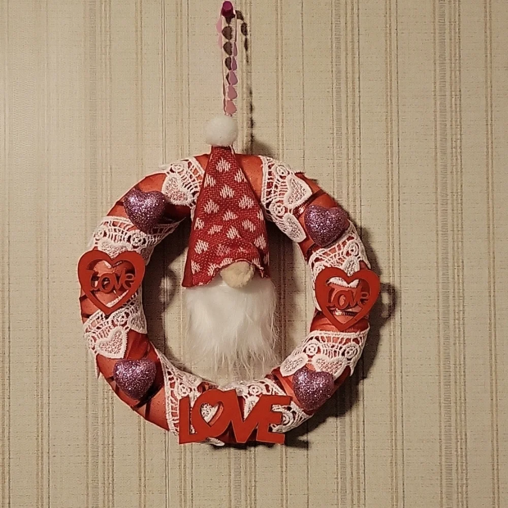 HAND CRAFTED WREATH VALENTINE'S LOVE AND GNOME
